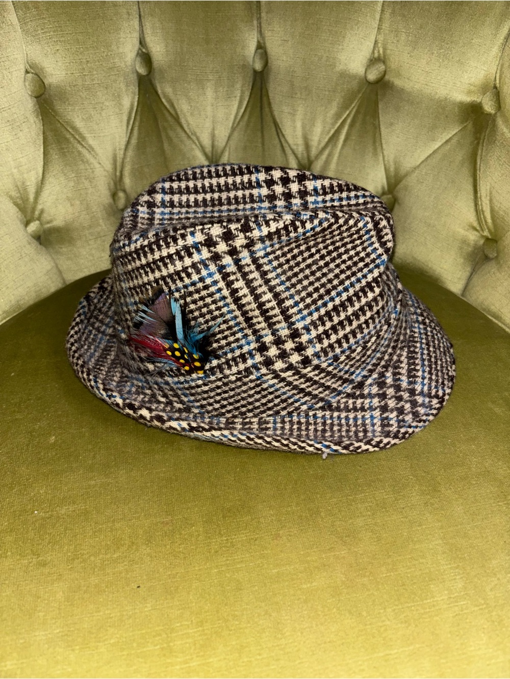 Vintage Men Dobbs Fedora Hat Gray brown Wool Satin Lining Feathers 7 1/8